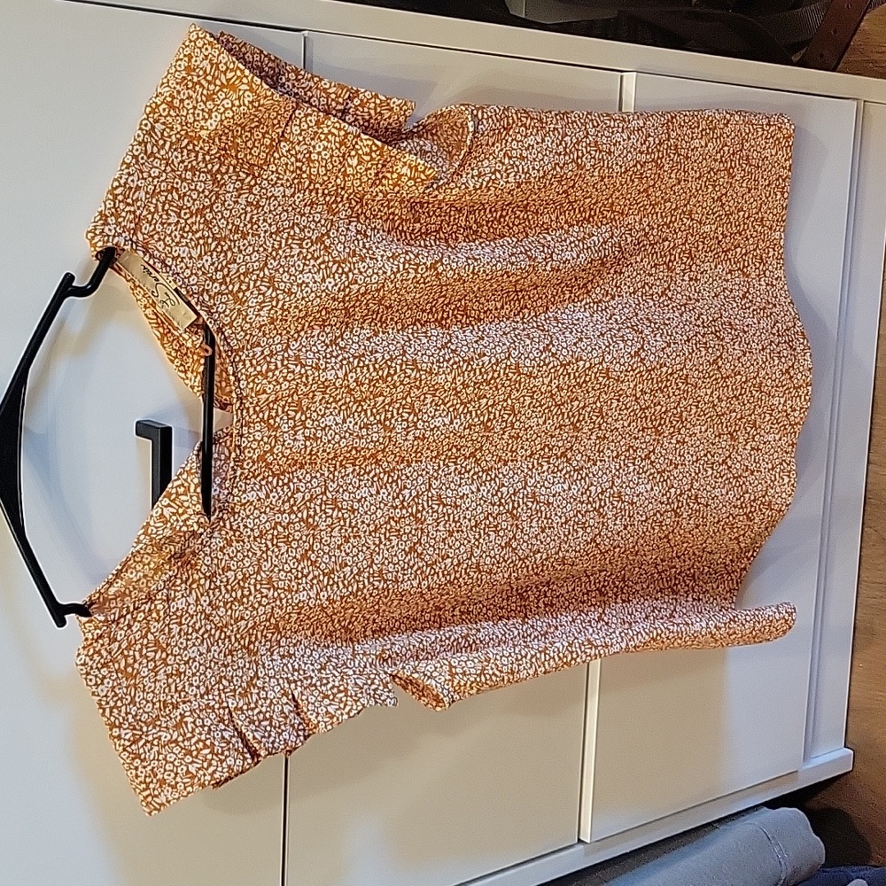 Great sleeveless blouse, medium, orange floral